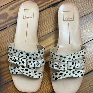 Slip-on leopard print sandals for all occasions!